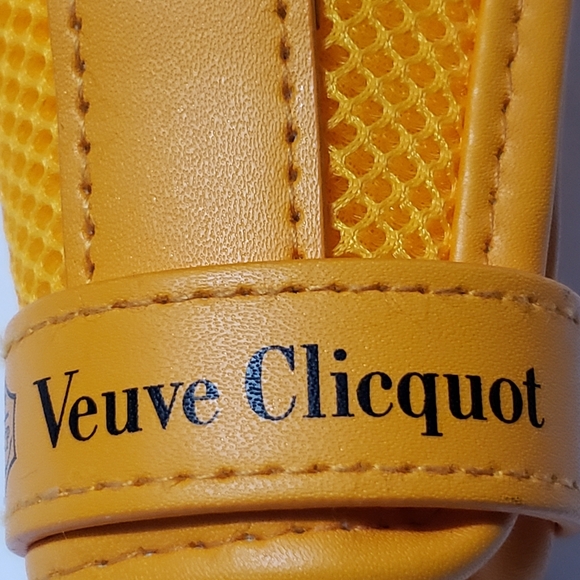 VEUVE CLICQUOT Champagne Brut Bottle Sleeve Carrying Case - Picture 3 of 7